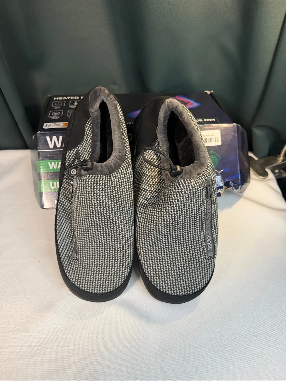 Medium Heated Slip-On Loafers Unisex - Black/Grey. CL1